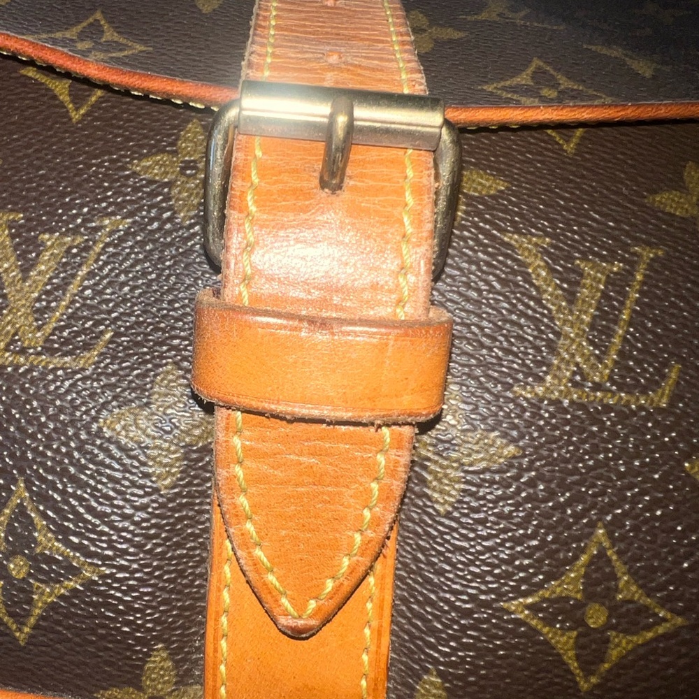 Louis Vuitton Brown Monogram Messenger Bag - Picture 4 of 11